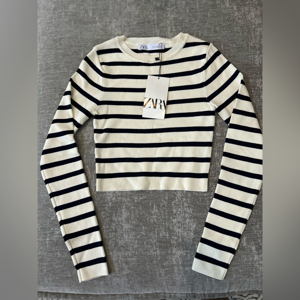 NWT Zara knit black and ecru sweater SIZE S